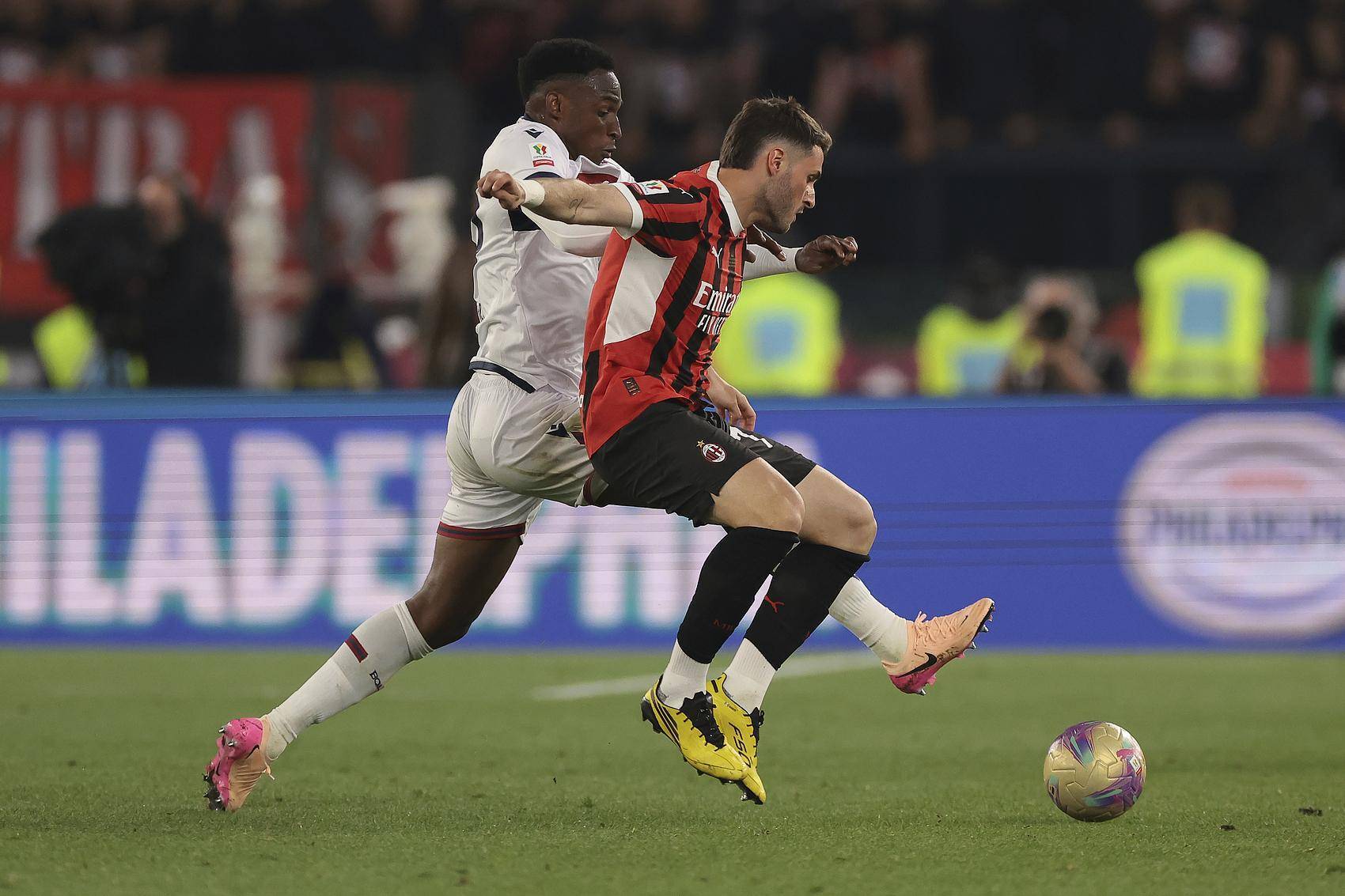 芝加哥公牛集结日远射贴柱AC米兰赛前更衣室发声之后，今晨本菲卡调整名单以备NBA常规赛