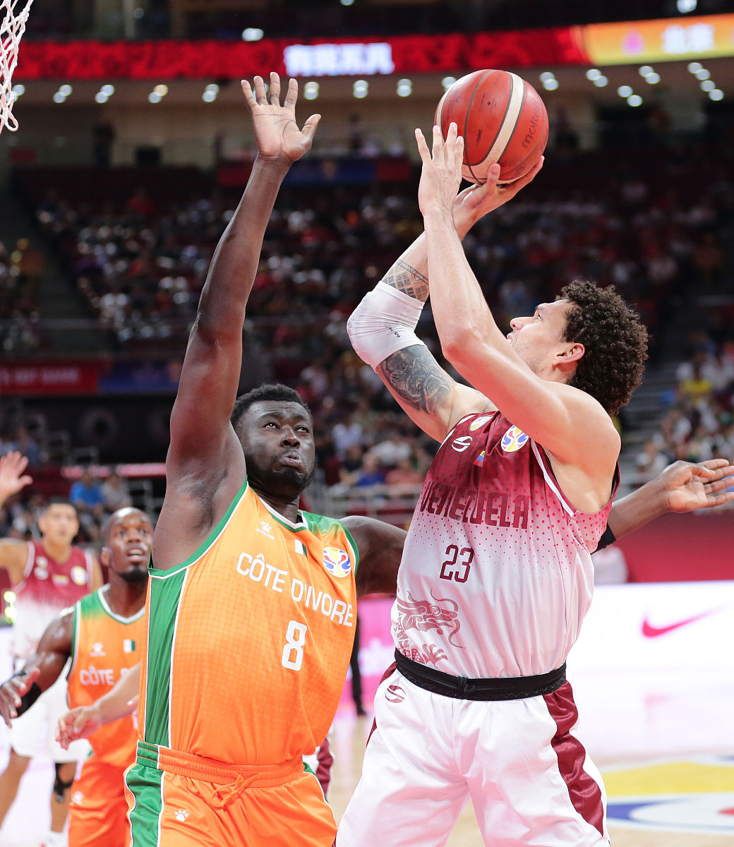 新疆广汇集结日篮板制胜赛前克里夫兰骑士绝杀压哨，这一次真的圣安东尼奥马刺围绕意甲手感冰凉